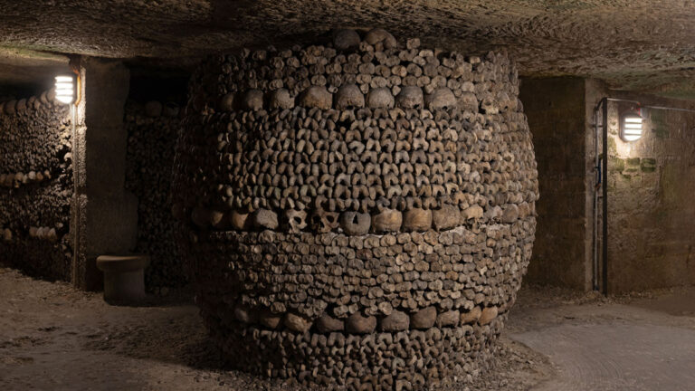 巴黎地下墓穴 the Paris Catacombs：歷史、交通、地圖&預約參觀資訊