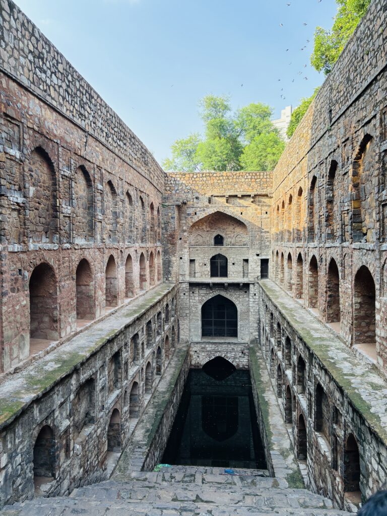 德里跟新德里一樣嗎？精靈之城的故事